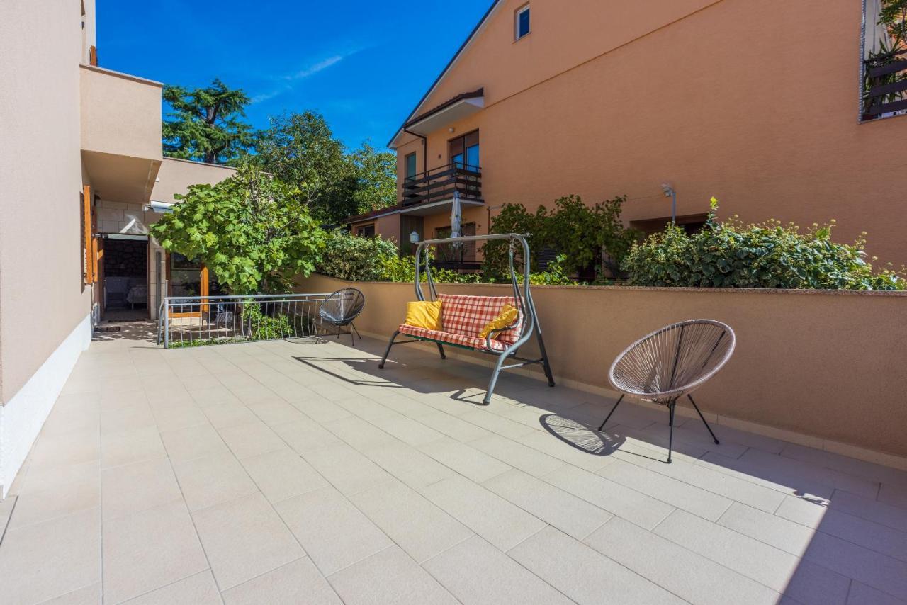 Apartmani Anita Dramalj Exterior foto