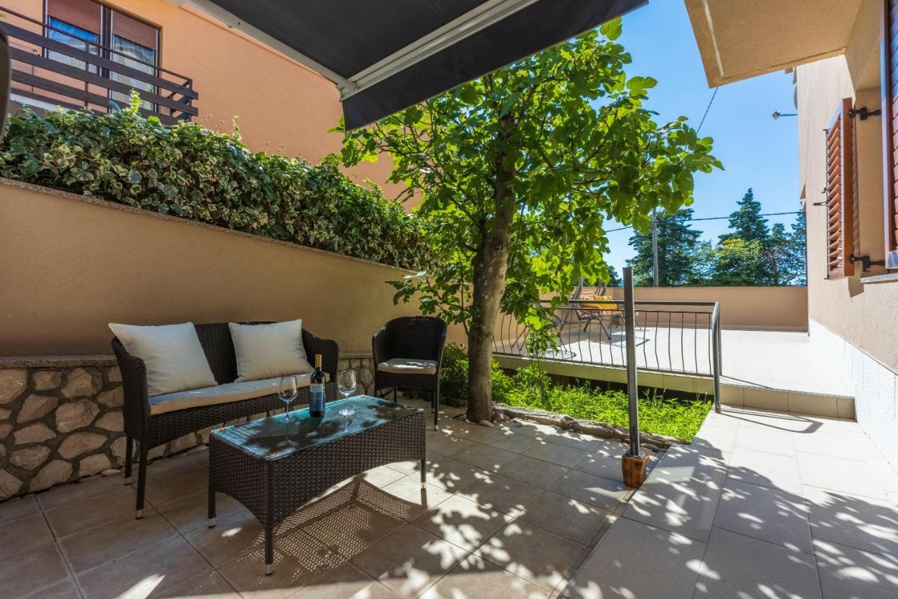 Apartmani Anita Dramalj Exterior foto