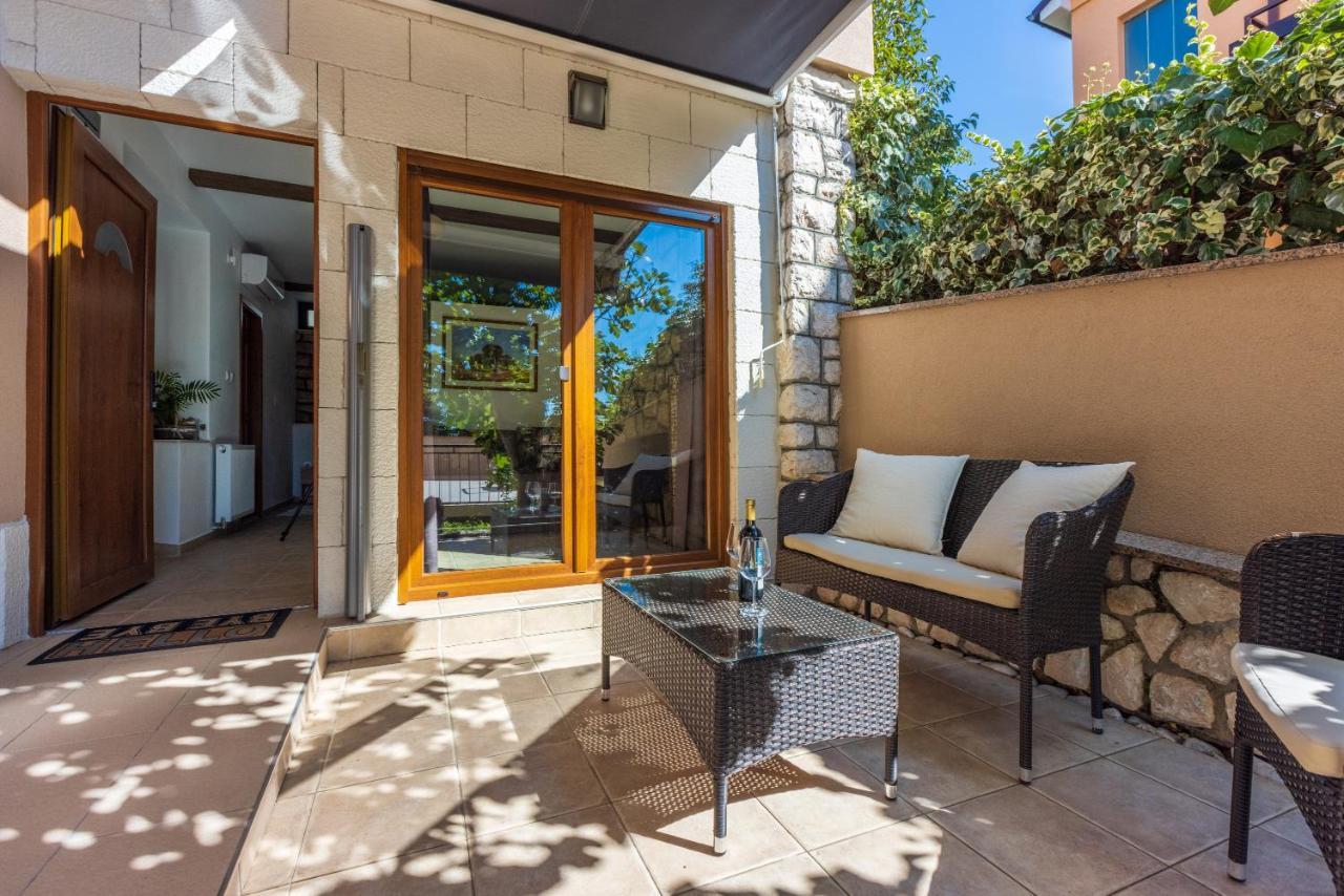 Apartmani Anita Dramalj Exterior foto